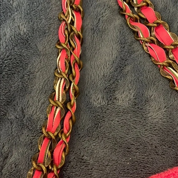 Goldie Pink Shoulder Bag with Chain-Link Handles and Decorative Embellishment - Picture 6 of 12